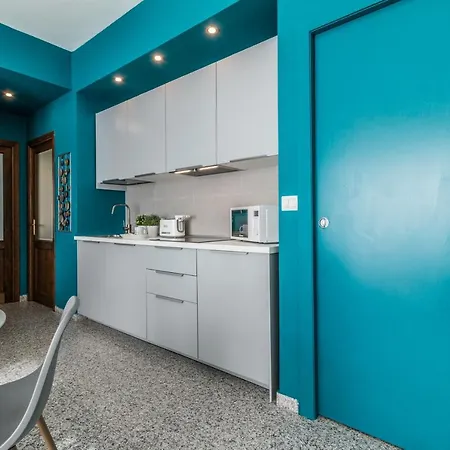 Boutique Collection-l'attimo Fuggente Apartment *